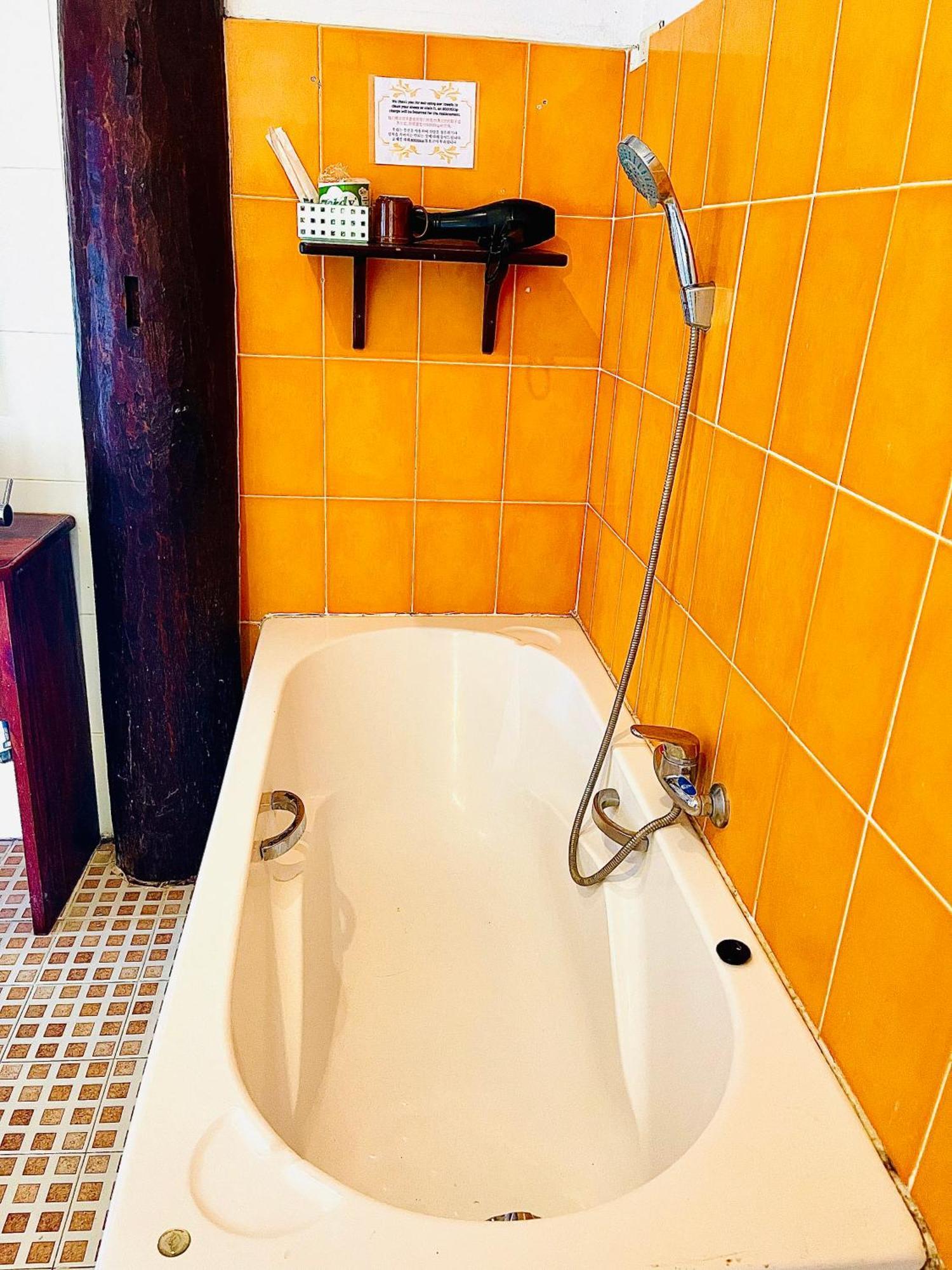 Vieng Savanh II Hotel Луанг Прабанг Екстериор снимка