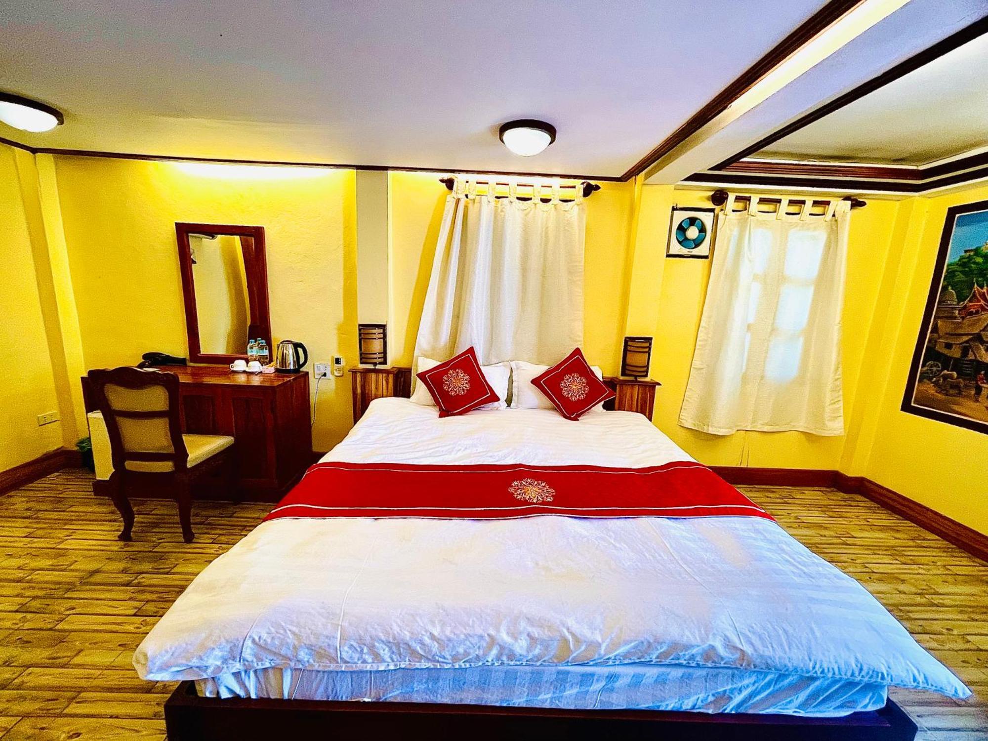 Vieng Savanh II Hotel Луанг Прабанг Екстериор снимка