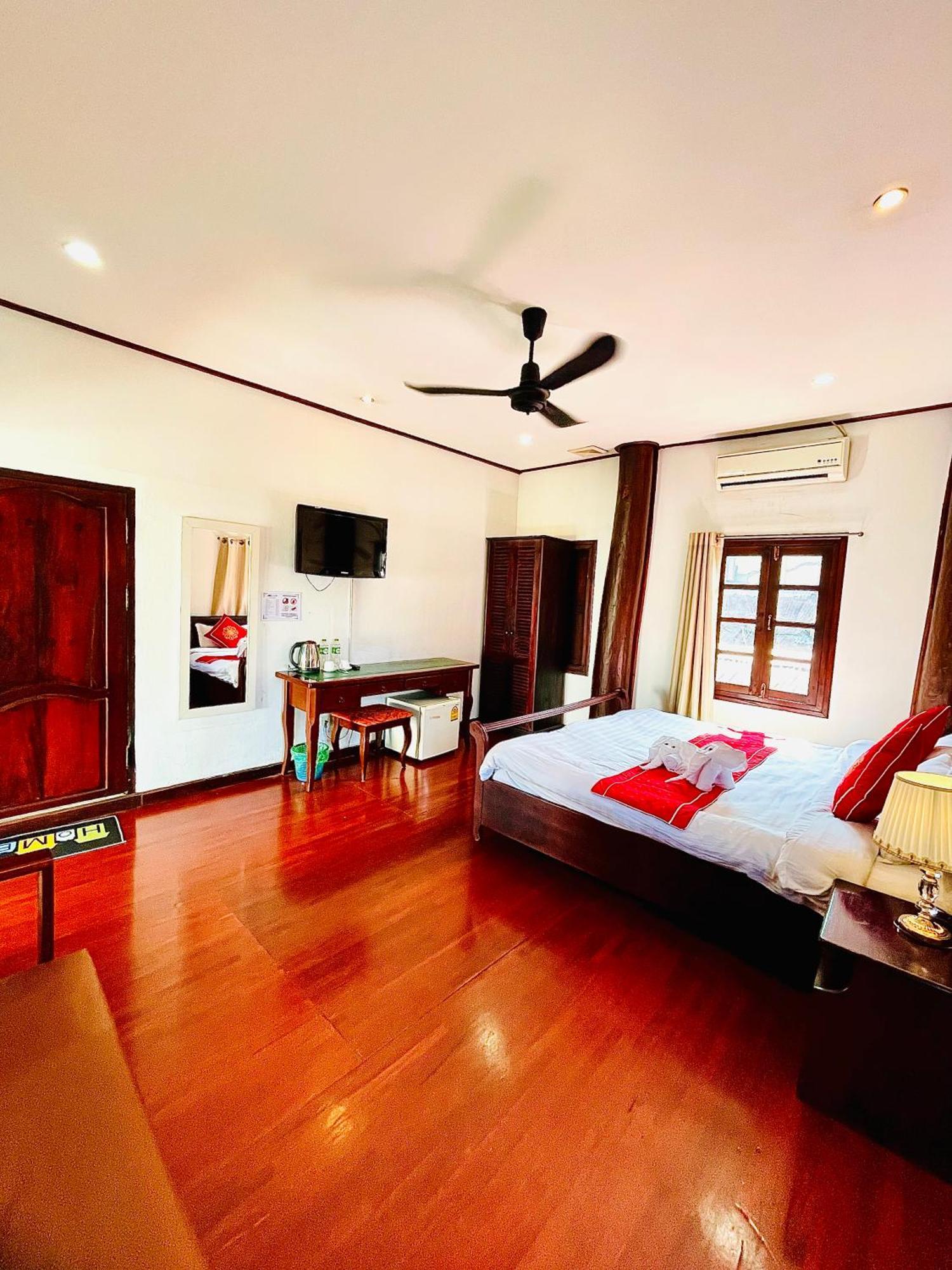 Vieng Savanh II Hotel Луанг Прабанг Екстериор снимка